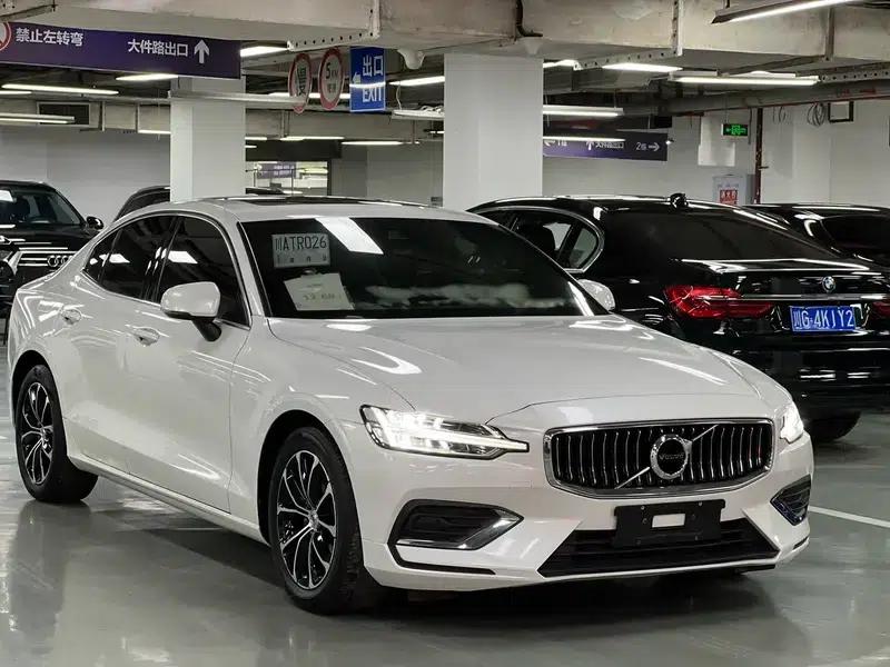 2022 Volvo S60 B4 Smart Luxury Edition — миниатюра 3