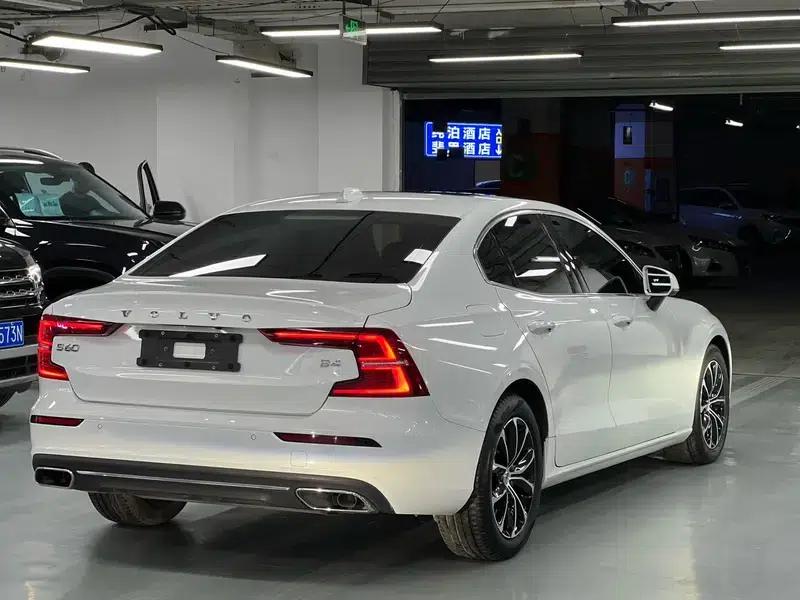2022 Volvo S60 B4 Smart Luxury Edition — миниатюра 6