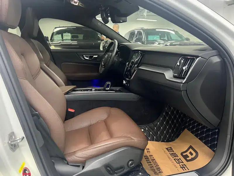 2022 Volvo S60 B4 Smart Luxury Edition — миниатюра 8