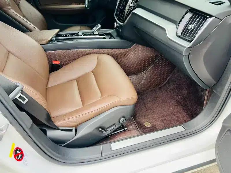 2022 Volvo S60 B4 Smart Luxury Edition — миниатюра 11