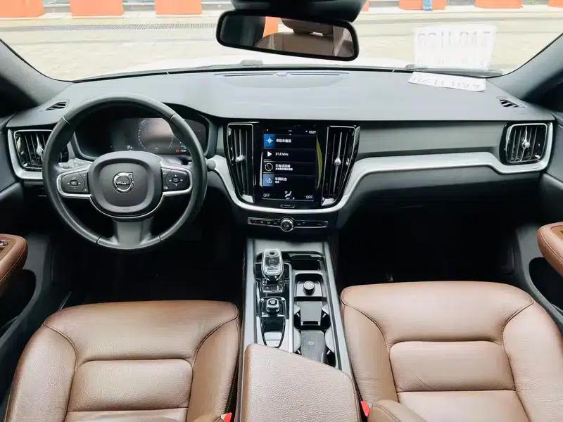 2022 Volvo S60 B4 Smart Luxury Edition — миниатюра 12