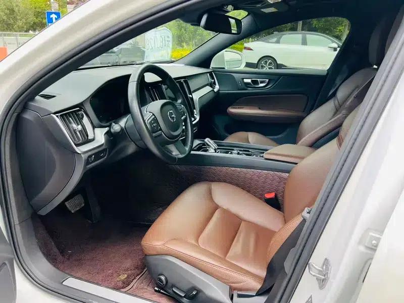 2022 Volvo S60 B4 Smart Luxury Edition — миниатюра 15