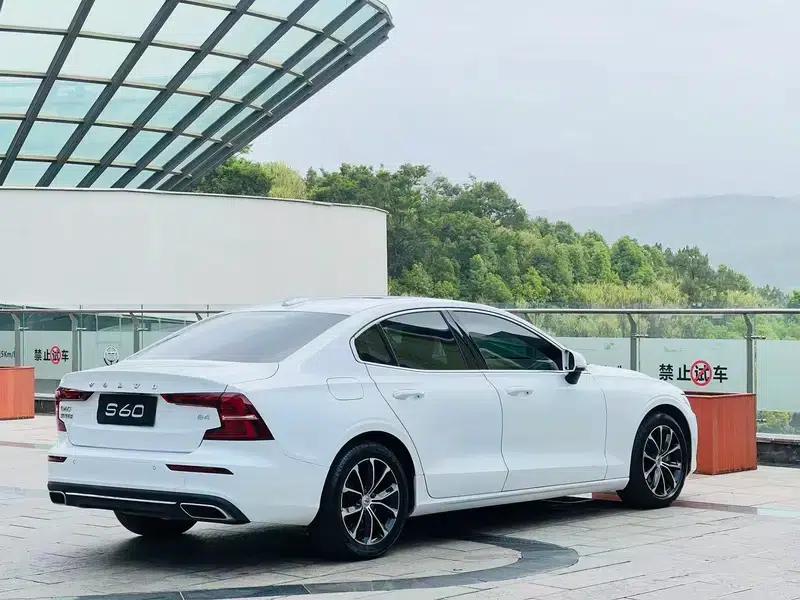 2022 Volvo S60 B4 Smart Luxury Edition — миниатюра 7