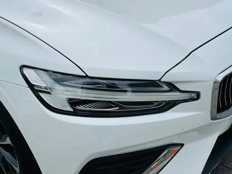 2022 Volvo S60 B4 Smart Luxury Edition — миниатюра 8