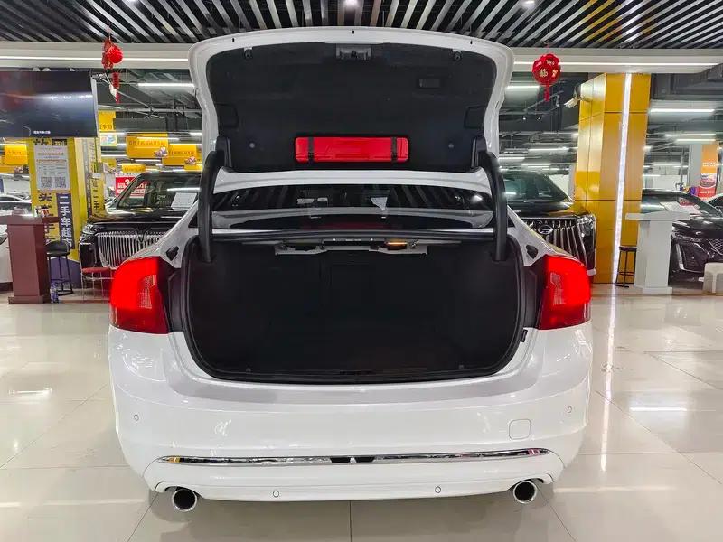 2019 Volvo S60L T5 Smart Edition — миниатюра 10