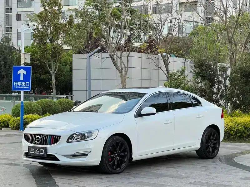 2019 Volvo S60 S60L T3 Smart Edition — миниатюра 1