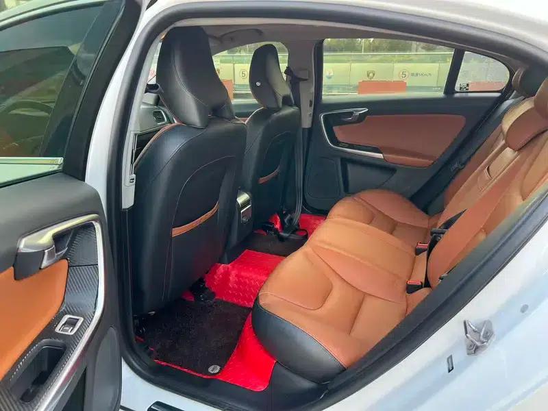2019 Volvo S60 S60L T3 Smart Edition — миниатюра 17