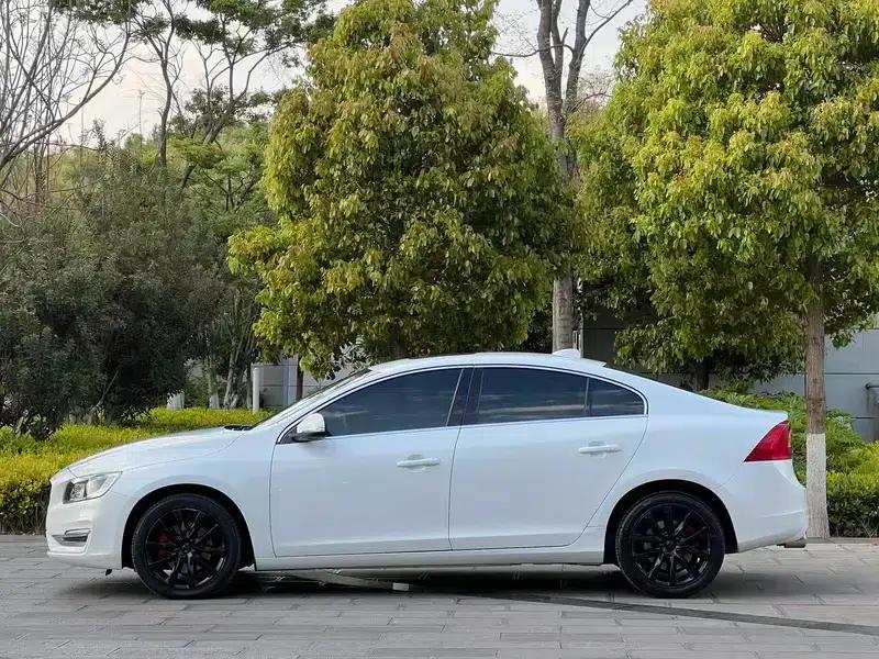 2019 Volvo S60 S60L T3 Smart Edition — миниатюра 4