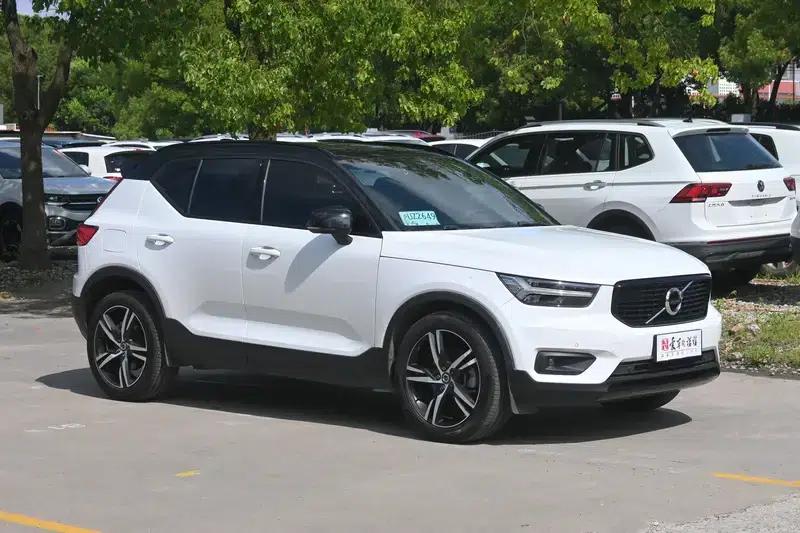 2020 Volvo XC40 T4 AWD Inscription Sport Edition — миниатюра 3