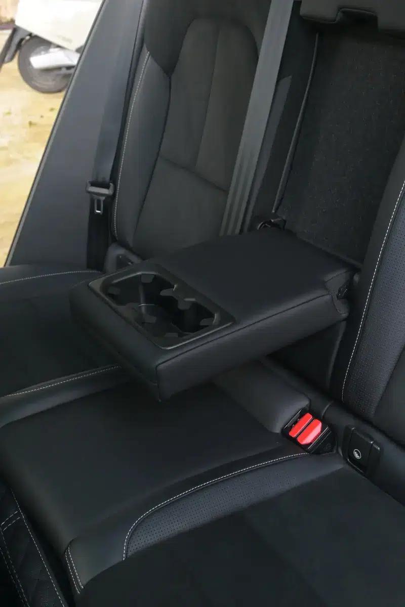 2020 Volvo XC40 T4 AWD Inscription Sport Edition — миниатюра 10