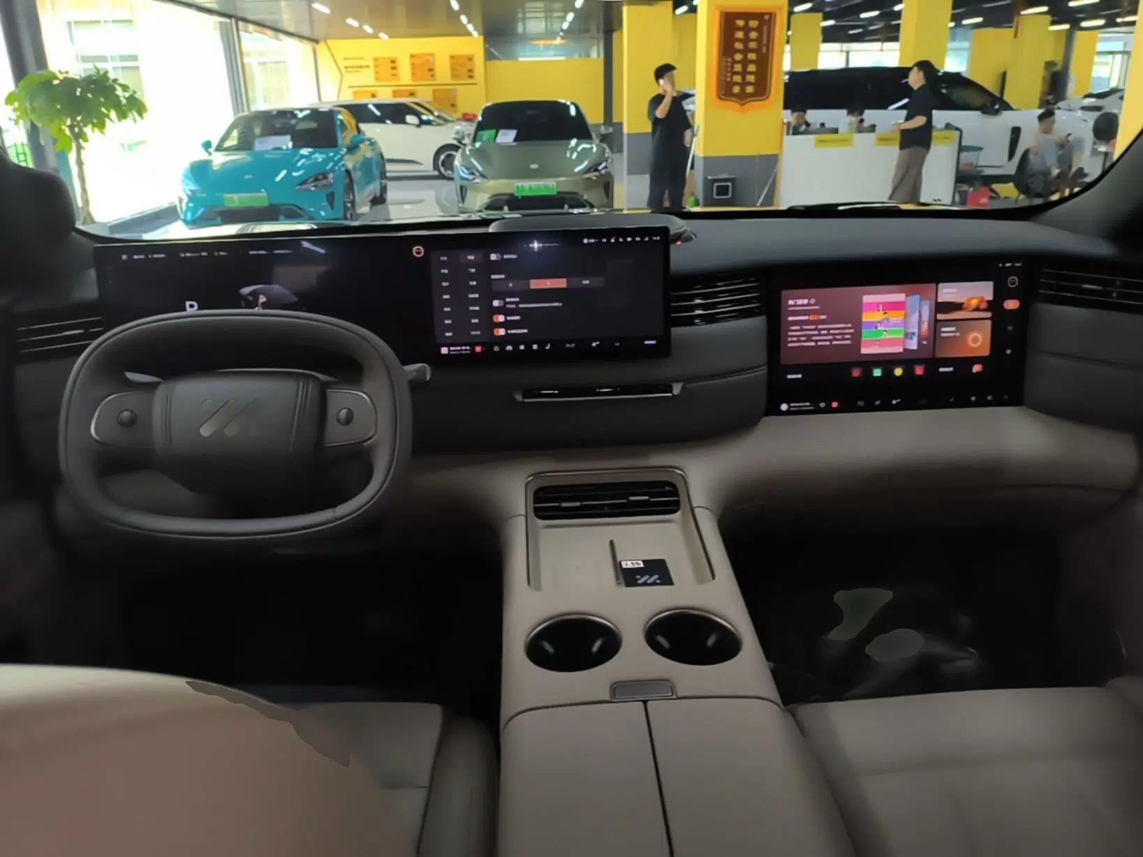 IM Zhiji LS8 2026 Model 66 Ultra Tech Flagship Five-Seat — миниатюра 12