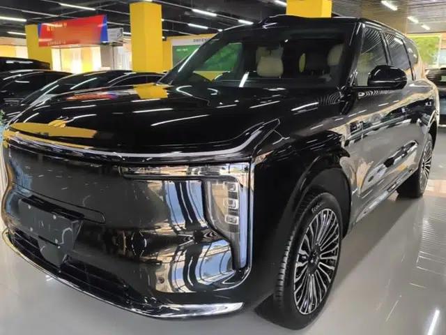 IM Zhiji LS8 2026 Model 66 Ultra Tech Flagship Five-Seat