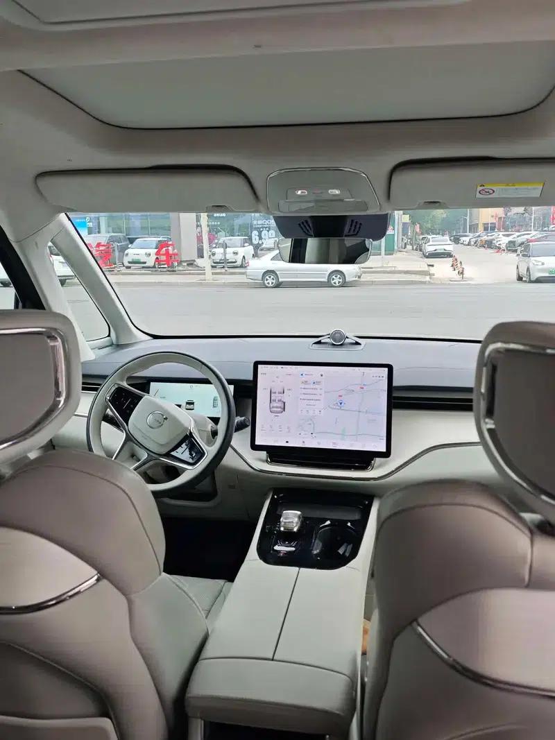 Volvo EM90 2025 Ultra 6-seater — миниатюра 15