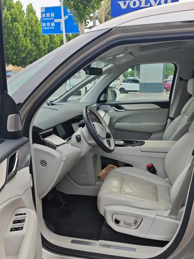 Volvo EM90 2025 Ultra 6-seater — миниатюра 17