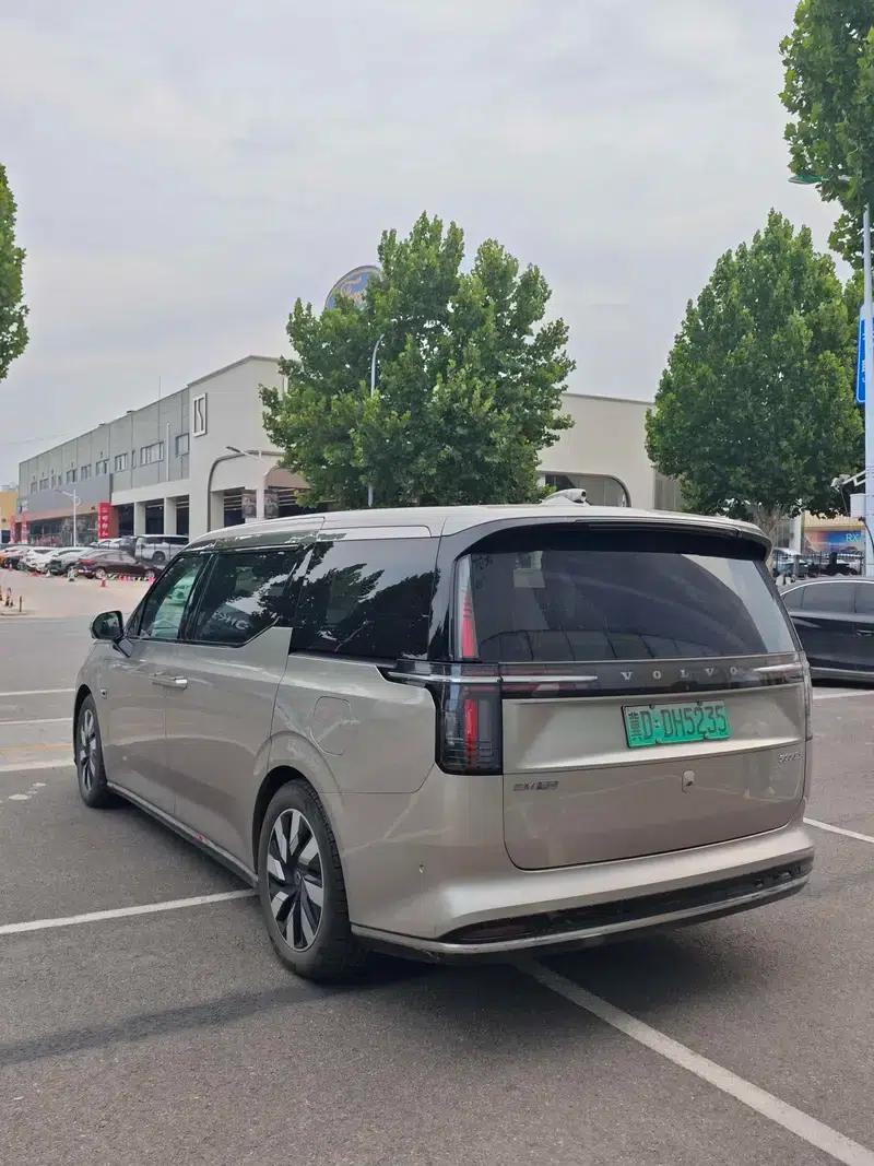 Volvo EM90 2025 Ultra 6-seater — миниатюра 5