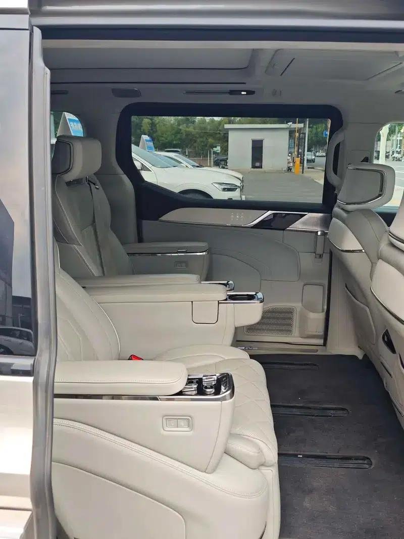 Volvo EM90 2025 Ultra 6-seater — миниатюра 8