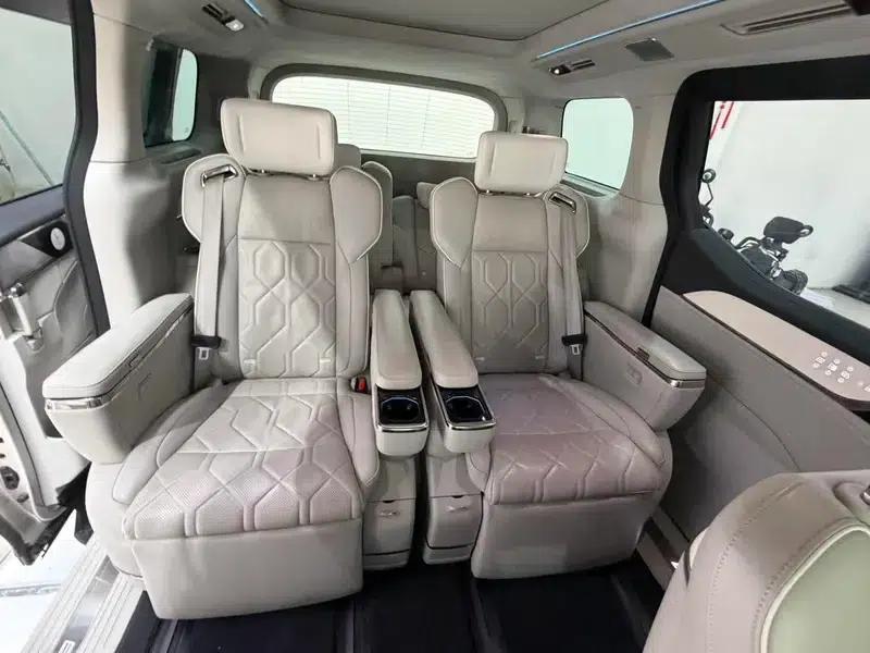 Volvo EM90 2025 Ultra 6-seater — миниатюра 13