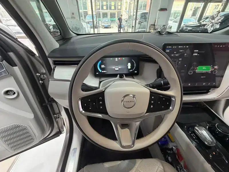 Volvo EM90 2025 Ultra 6-seater — миниатюра 8