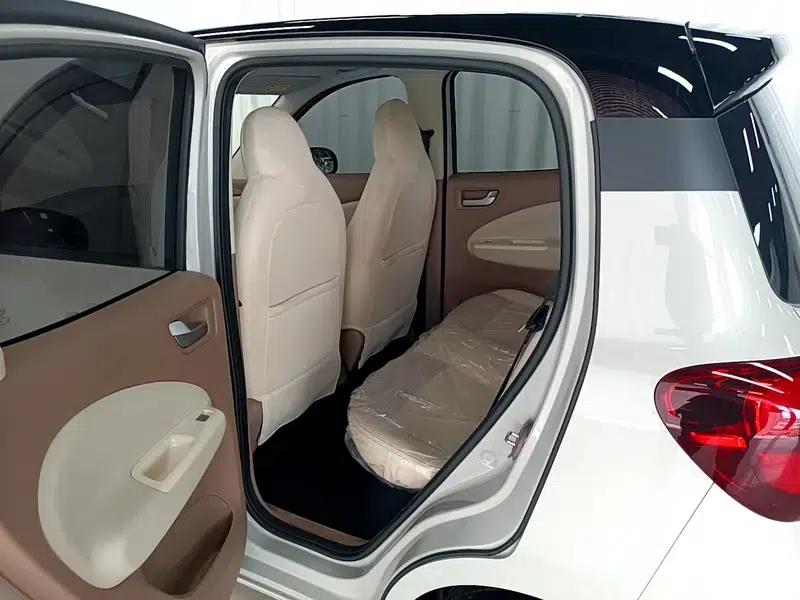 Wuling Hongguang MINIEV 2025 Model, 205km/h, Lithium Iron Phosphate, Four-Door Version, Premium+ Edition — миниатюра 18