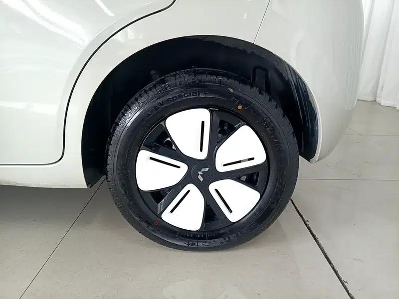 Wuling Hongguang MINIEV 2025 Model, 205km/h, Lithium Iron Phosphate, Four-Door Version, Premium+ Edition — миниатюра 9