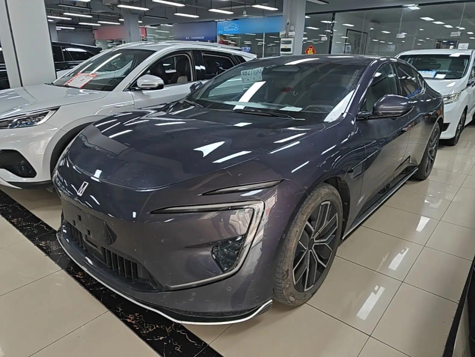 Avatr 12 2024 700 Three-Laser Rear-Wheel Drive Luxury Edition — миниатюра 1