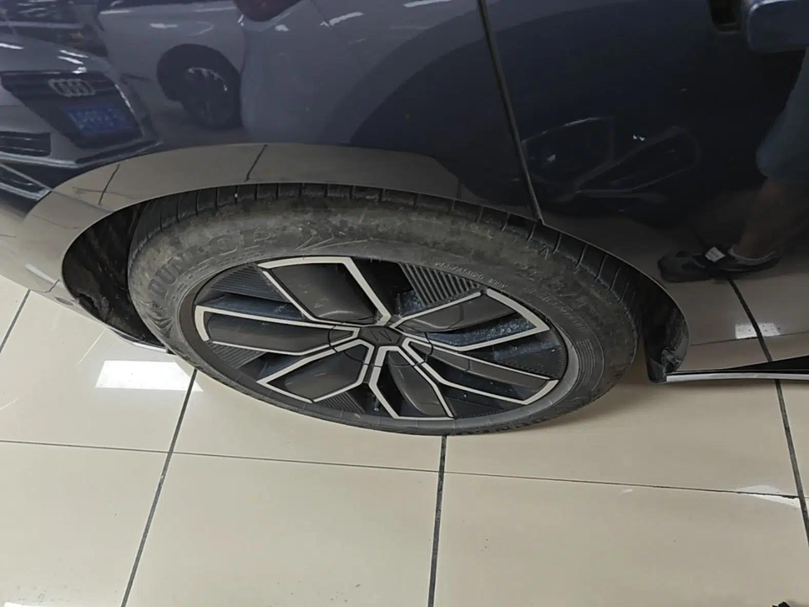 Avatr 12 2024 700 Three-Laser Rear-Wheel Drive Luxury Edition — миниатюра 11