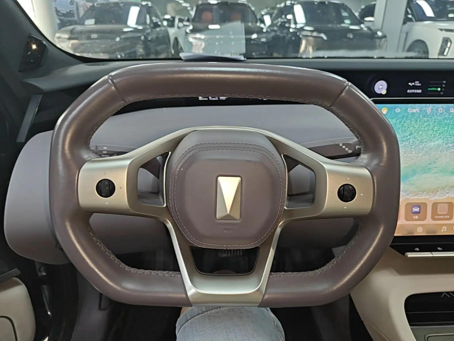 Avatr 12 2024 700 Three-Laser Rear-Wheel Drive Luxury Edition — миниатюра 13