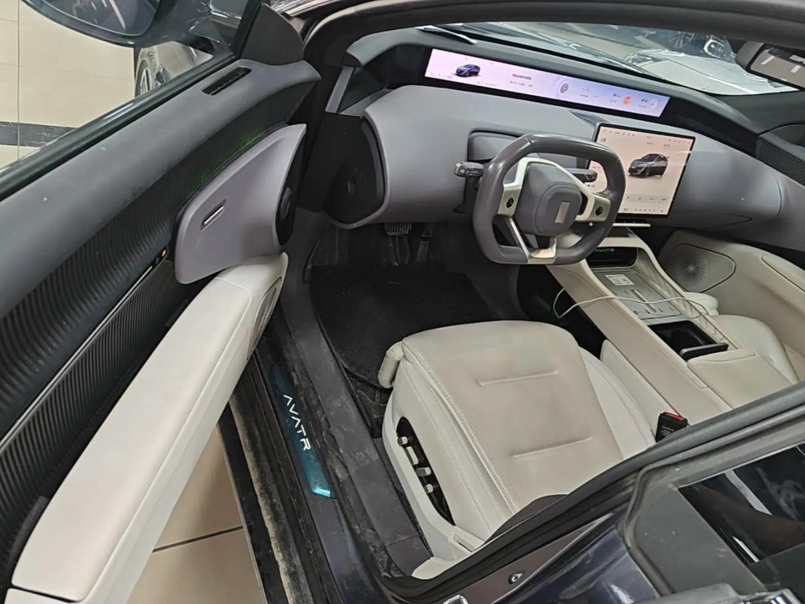 Avatr 12 2024 700 Three-Laser Rear-Wheel Drive Luxury Edition — миниатюра 18