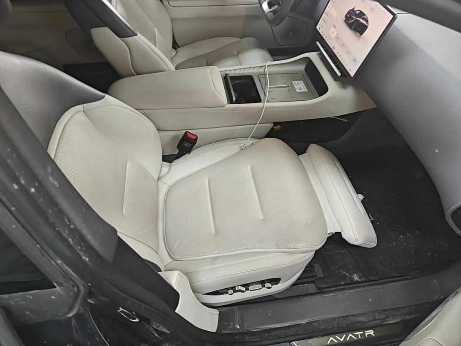 Avatr 12 2024 700 Three-Laser Rear-Wheel Drive Luxury Edition — миниатюра 19