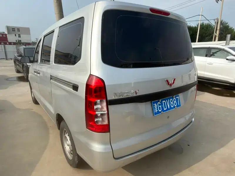 Wuling Hongguang V 2022 1.5L Sporty Edition with Electric Power Assist — миниатюра 3