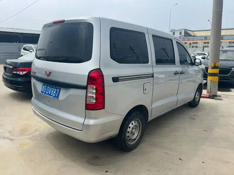Wuling Hongguang V 2022 1.5L Sporty Edition with Electric Power Assist — миниатюра 4