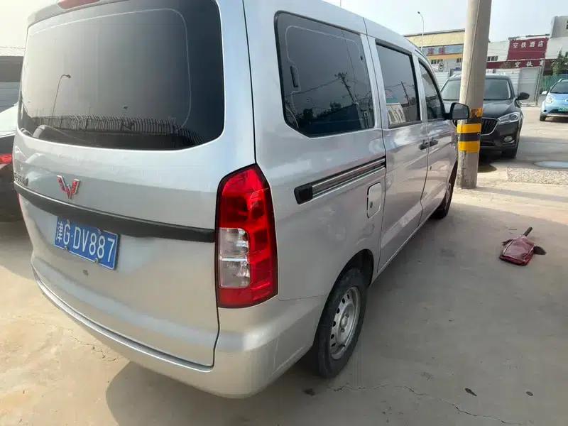 Wuling Hongguang V 2022 1.5L Sporty Edition with Electric Power Assist — миниатюра 6