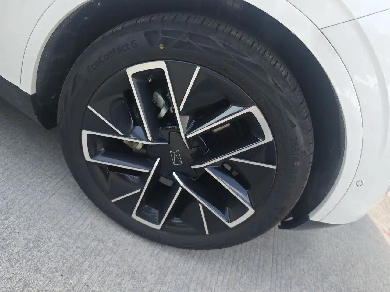 Avatr 11 2023 Harmony 90-degree Rear-wheel Drive Edition — миниатюра 8