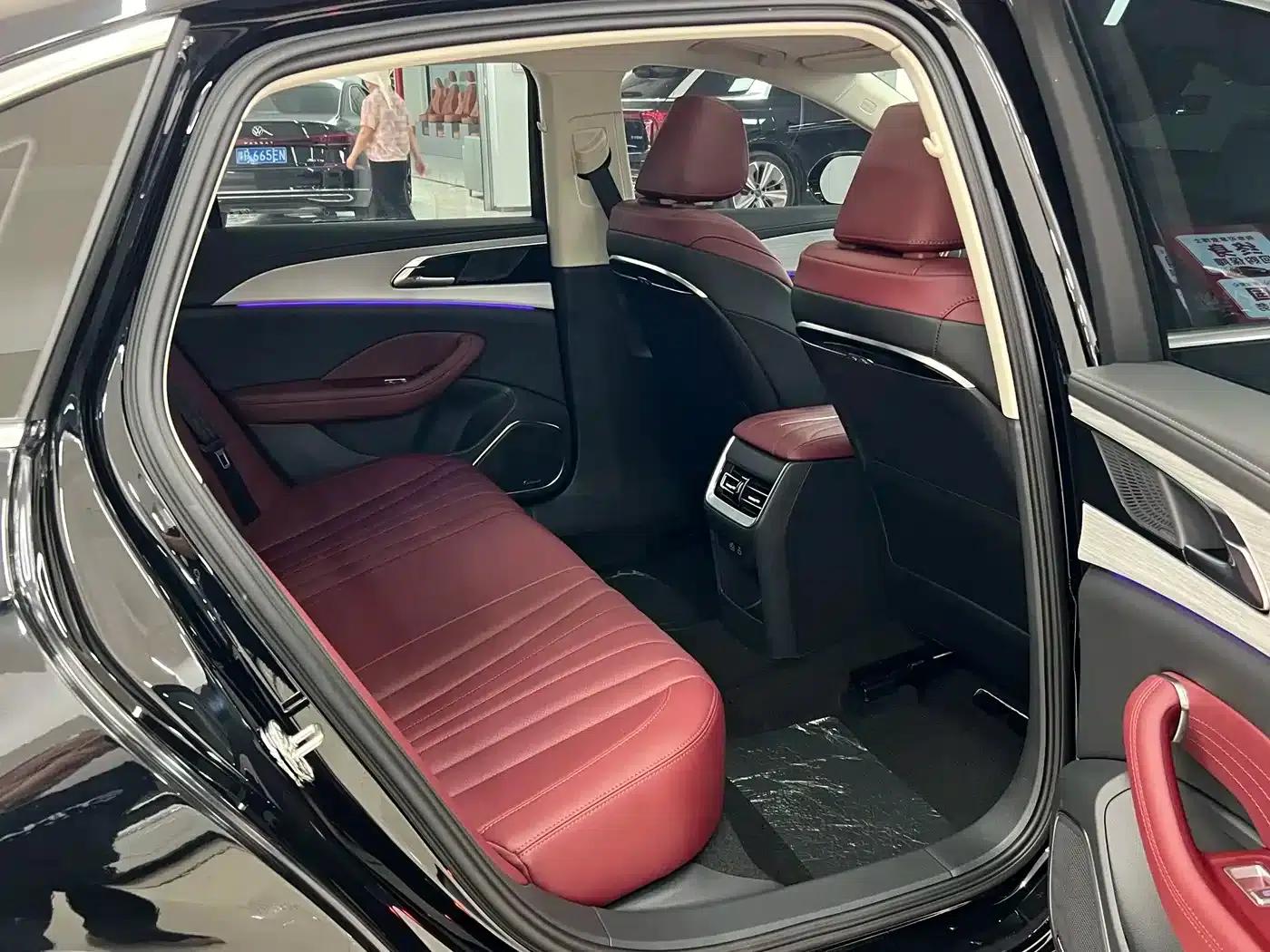 Hongqi H5 2025 2.0T Automatic Flagship Edition — миниатюра 12