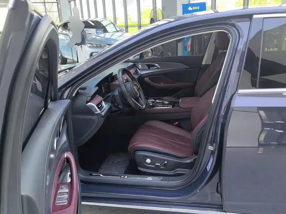 Hongqi H5 2024 2.0T Automatic Intelligent Flagship Edition — миниатюра 9