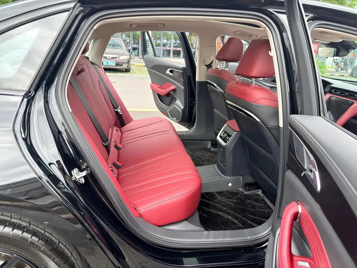 Hongqi H5 2025 1.5T DCT Xuanying 2 Millionth Unit Commemorative Edition — миниатюра 12
