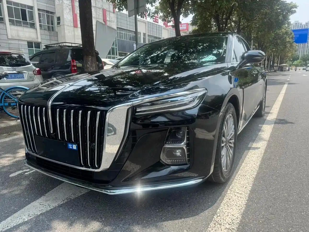Hongqi H5 2023 1.5T DCT Intelligent Flagship Edition — миниатюра 1