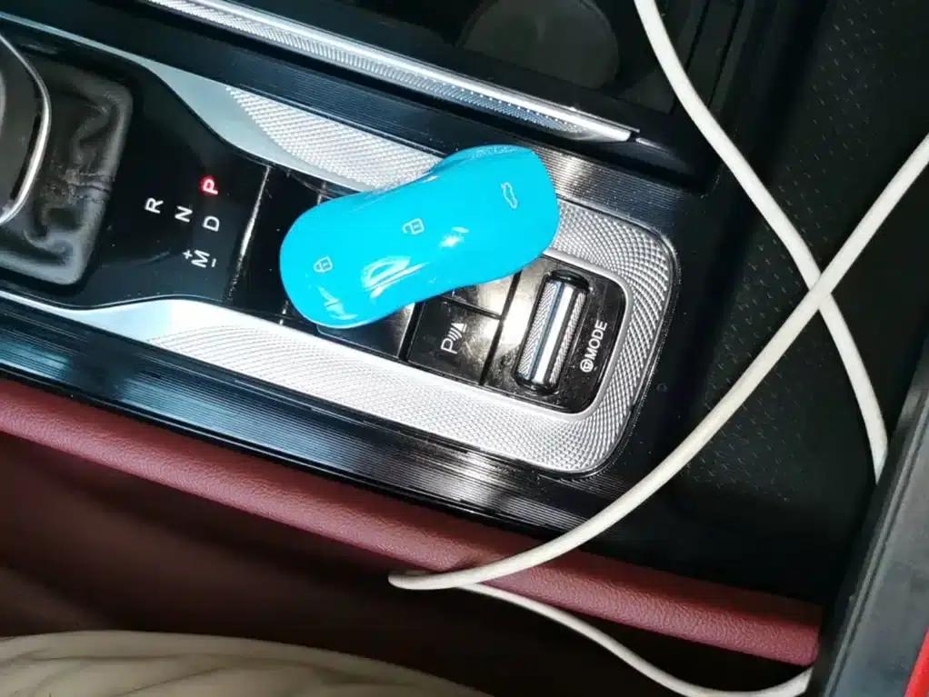 Hongqi H5 2024 2.0T Automatic Intelligent Flagship Edition — миниатюра 9