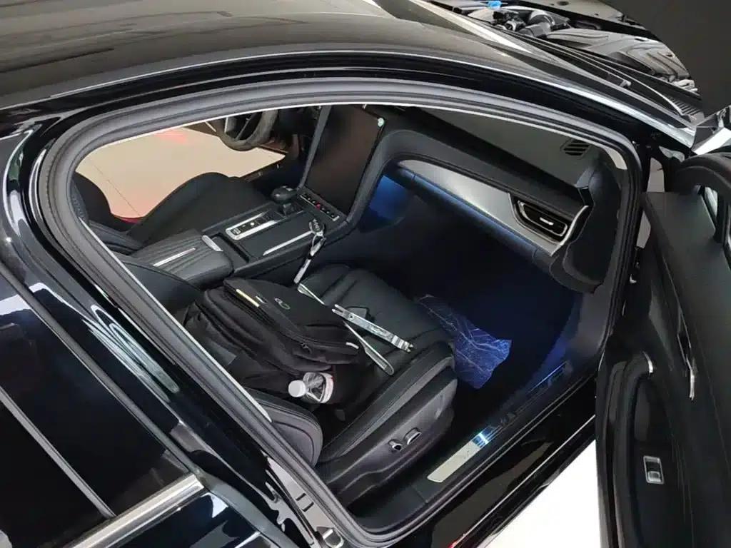 Hongqi H5 2024 2.0T Automatic Intelligent Flagship Edition — миниатюра 11