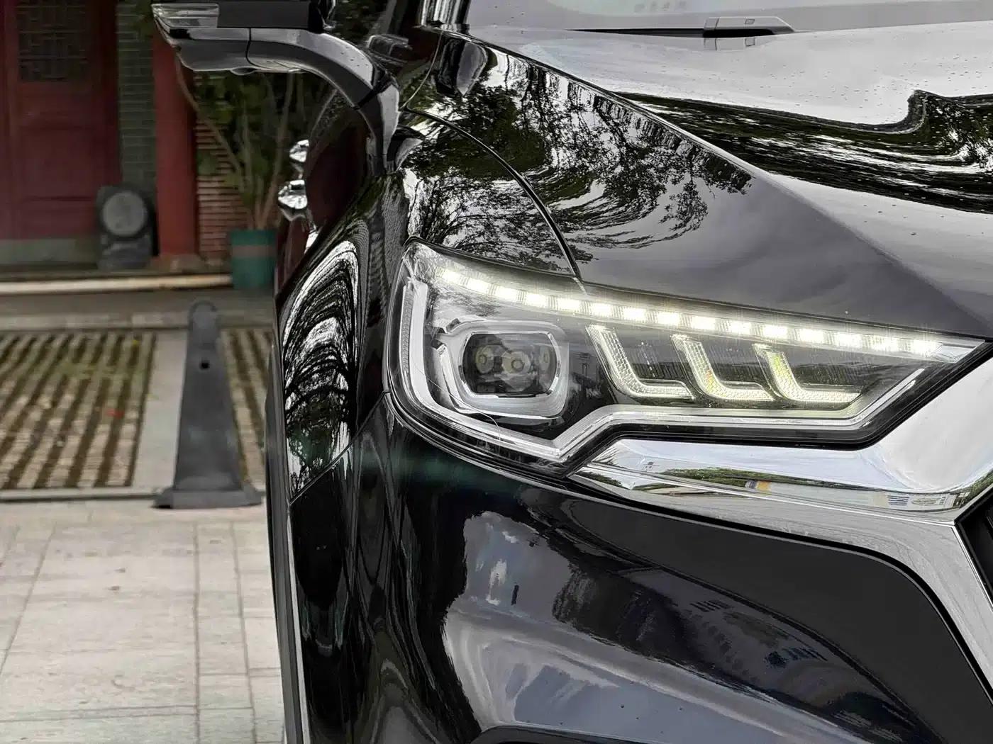Hongqi HS5 2022 Facelift 2.0T Intelligent Flagship Edition — миниатюра 9