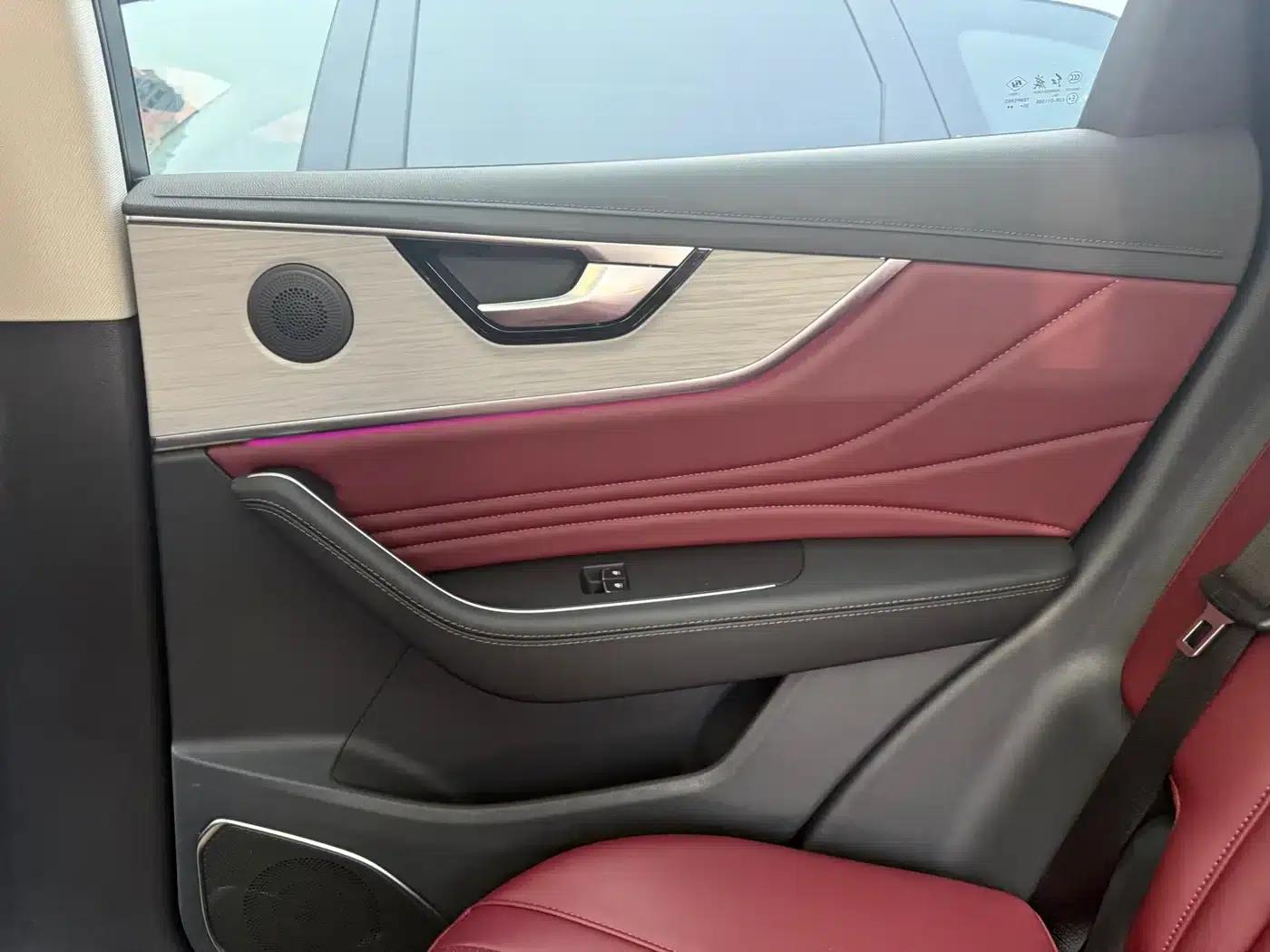 Hongqi HS5 2025 2.0T Two-Wheel Drive Xuan Ying Edition — миниатюра 13