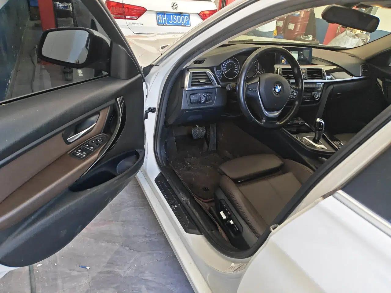 BMW 3 Series 2019 320Li Fashion Model — миниатюра 16