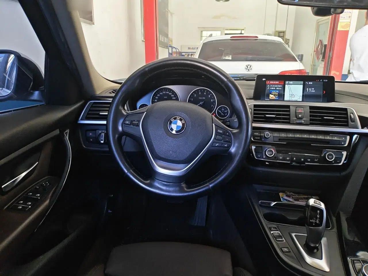 BMW 3 Series 2019 320Li Fashion Model — миниатюра 10