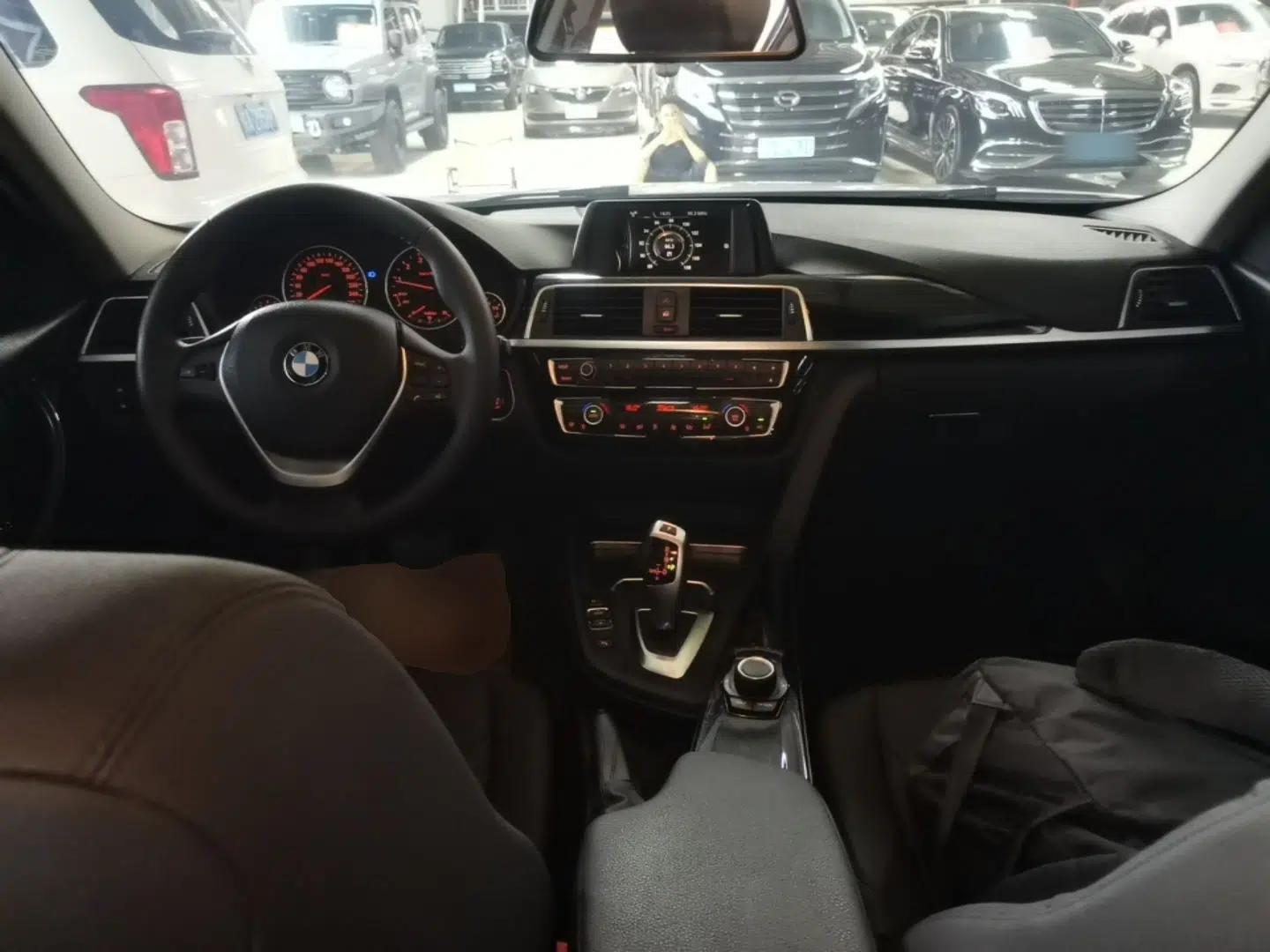 BMW 3 Series 2016 316i Fashion Model — миниатюра 12