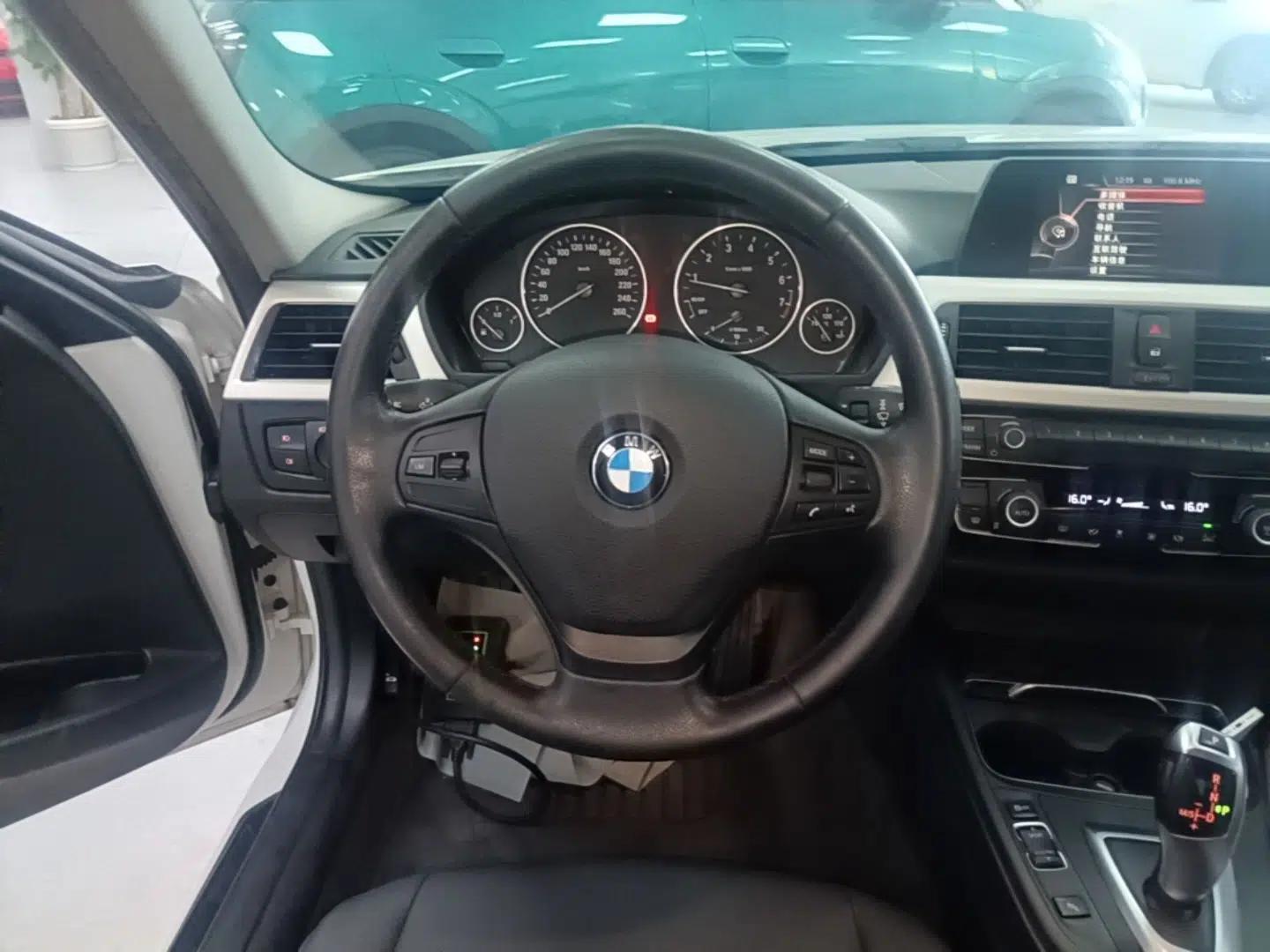 BMW 3 Series 2016 320Li Fashion Model — миниатюра 13