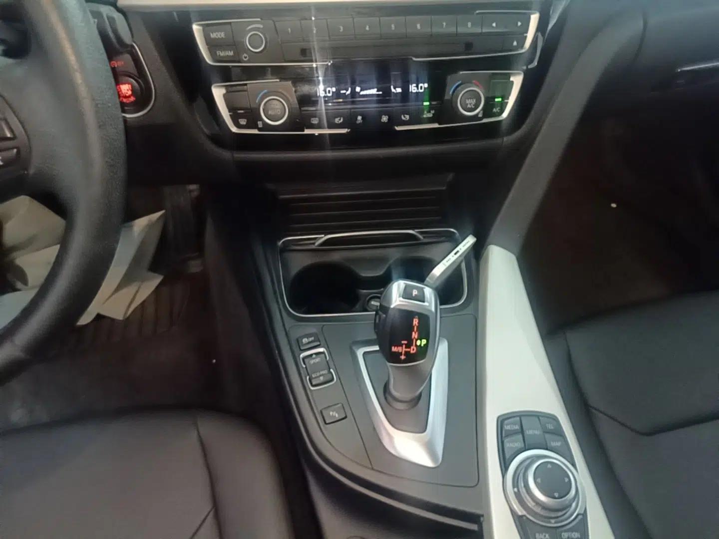 BMW 3 Series 2016 320Li Fashion Model — миниатюра 16