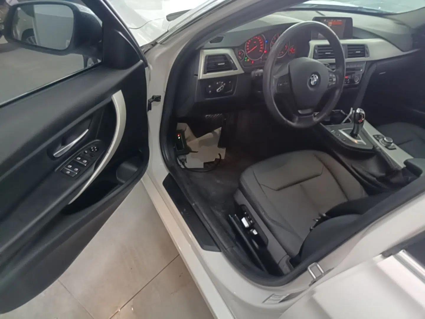 BMW 3 Series 2016 320Li Fashion Model — миниатюра 18