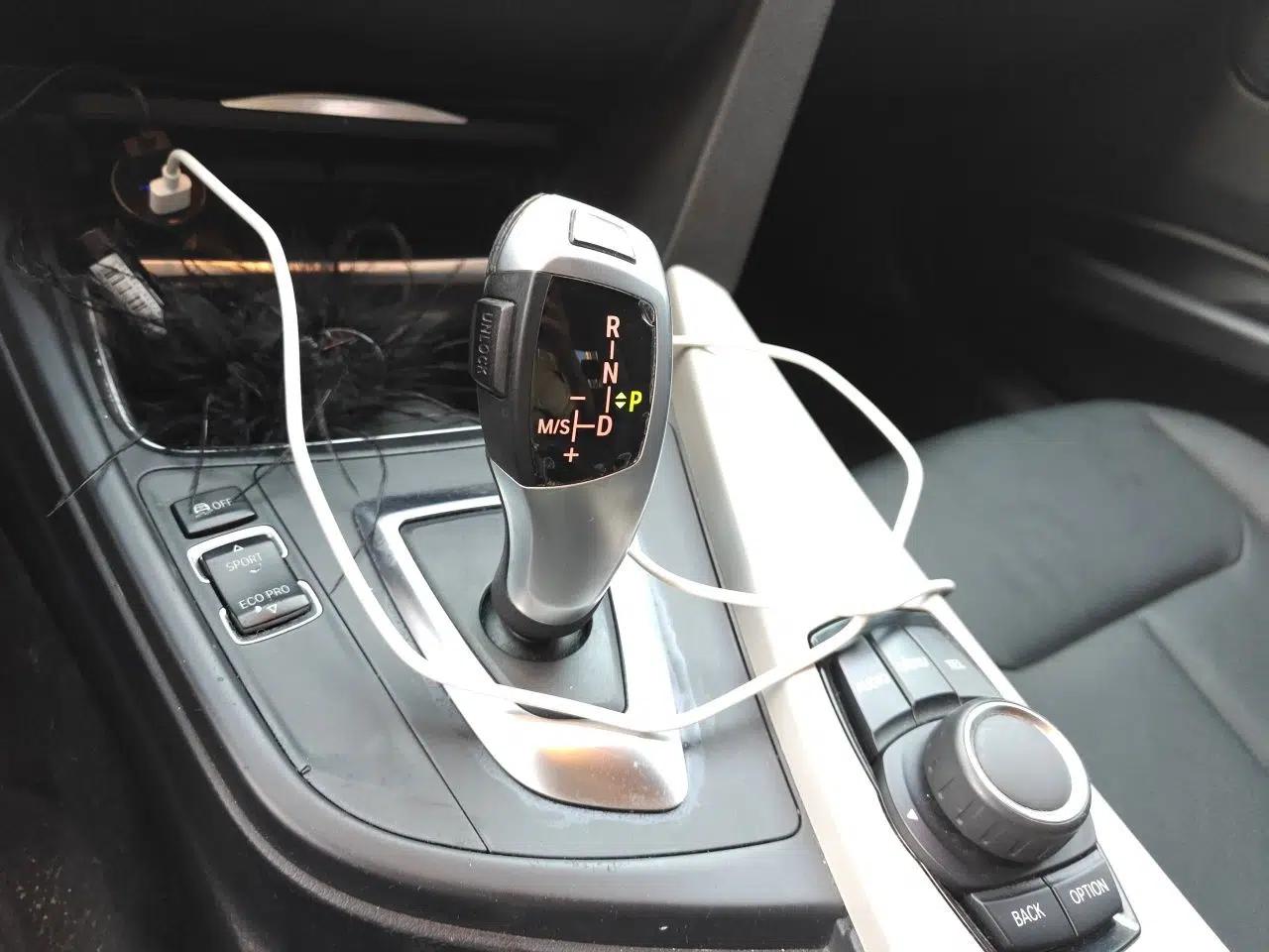 BMW 3 Series 2015 316i Active Edition — миниатюра 14