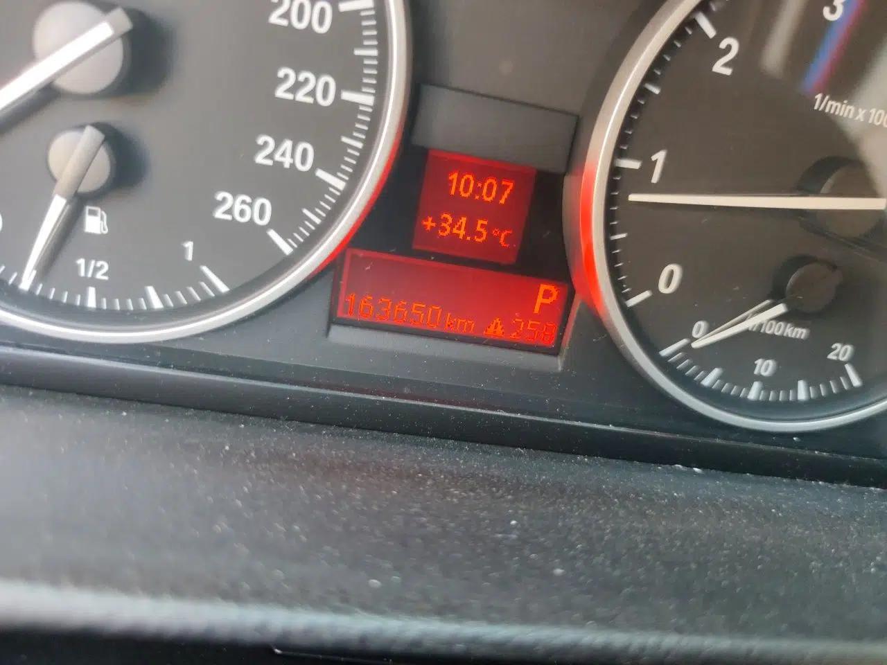 BMW 3 Series 2012 318i Leading Model — миниатюра 12