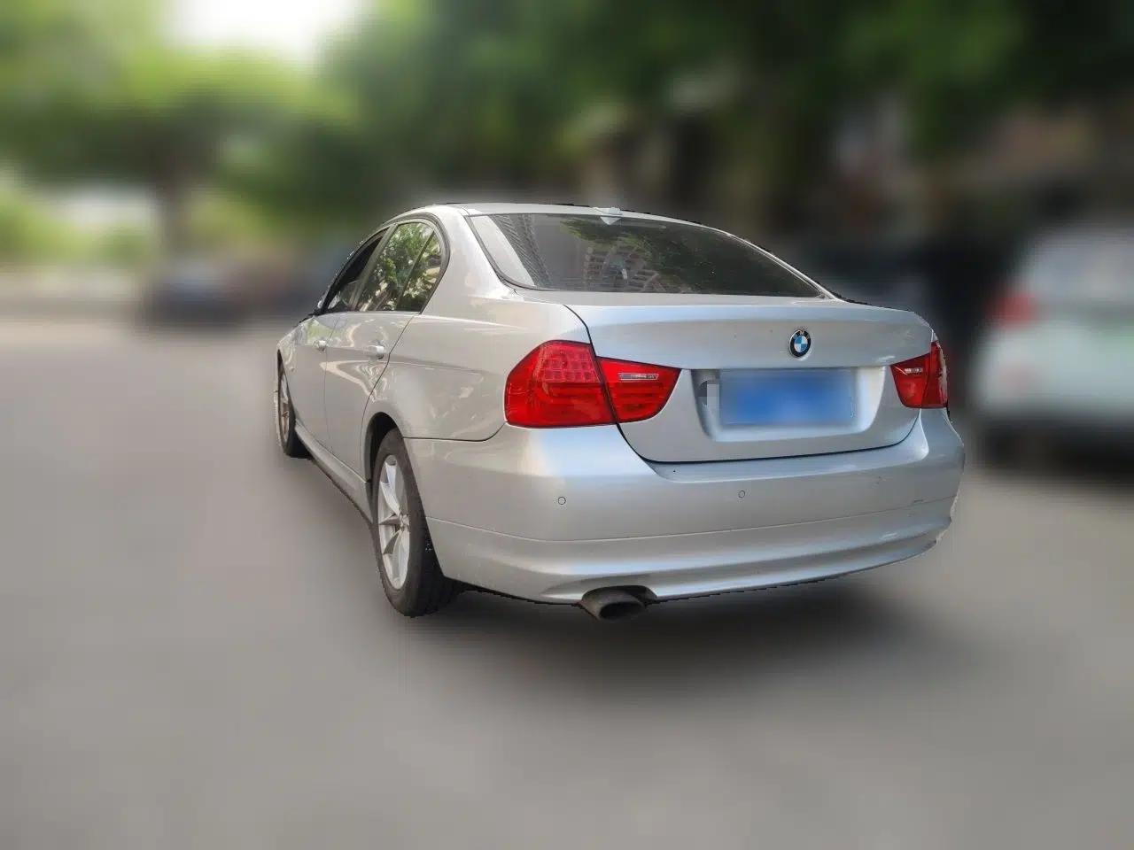 BMW 3 Series 2012 318i Leading Model — миниатюра 4